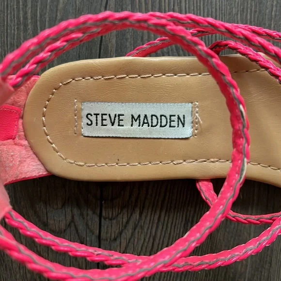 Steve Madden strappy patent leather pink sandals - Picture 4 of 6